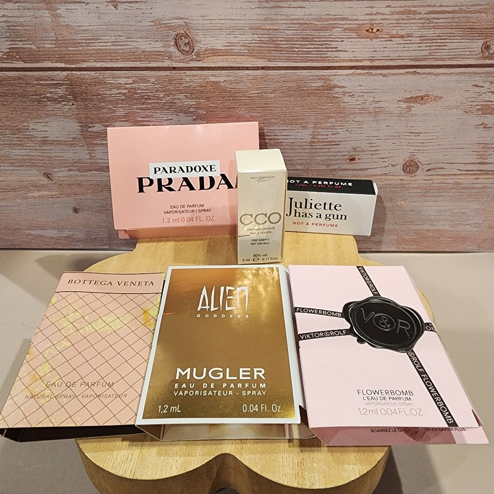 PERFUME SAMPLER